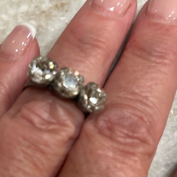 Ring - Picture 3 of 4